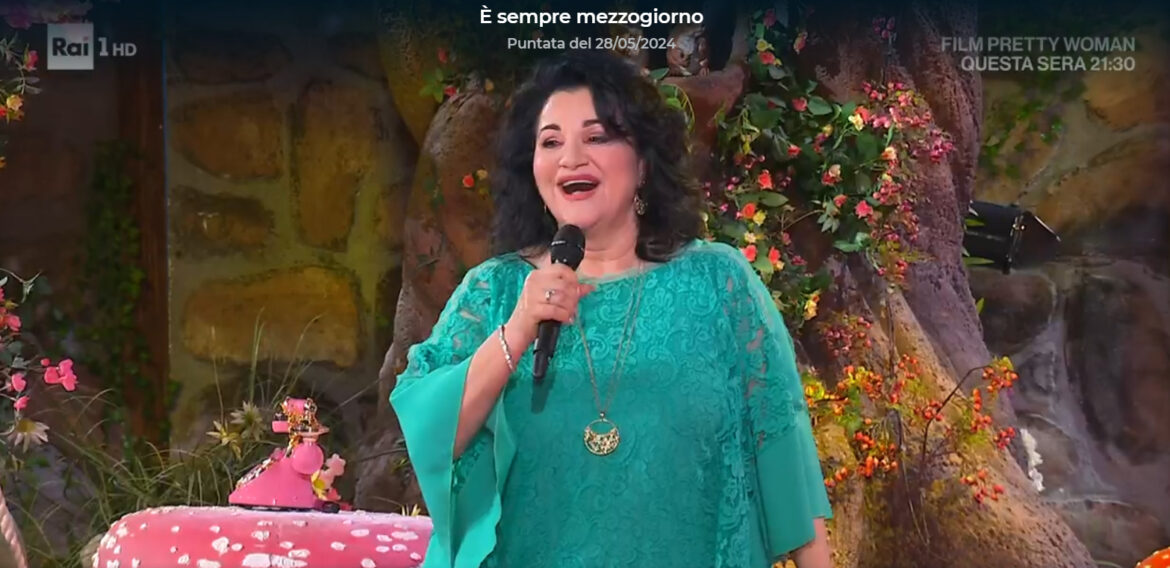 Roberta Cappelletti oggi su RAI 1 per Romagna Mia, ringrazia Riccarda Casadei, Giordano Sangiorgi e i Santa Balera.