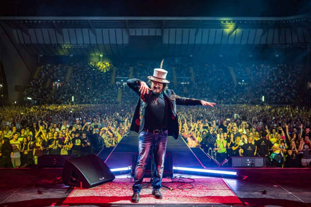 Grande successo allo stadio di Udine per la prima delle 5 date italiane negli stadi di ZUCCHERO con il suo tour “OVERDOSE D’AMORE”.