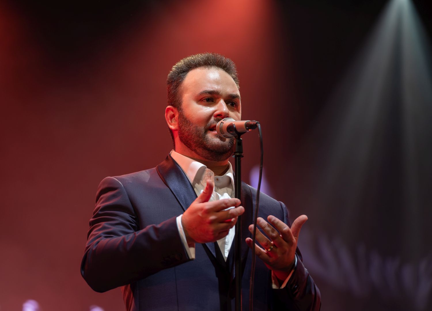 Il 20 dicembre il tenore ALESSANDRO LORA si esibirà a Bassano del Grappa (Vicenza) in occasione del “Gran Concerto di Natale”. Special guest Arisa.