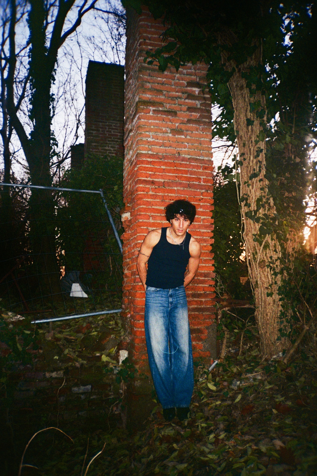 STILL CHARLES – fuori venerdì 13 dicembre il nuovo singolo AMORETABACCO