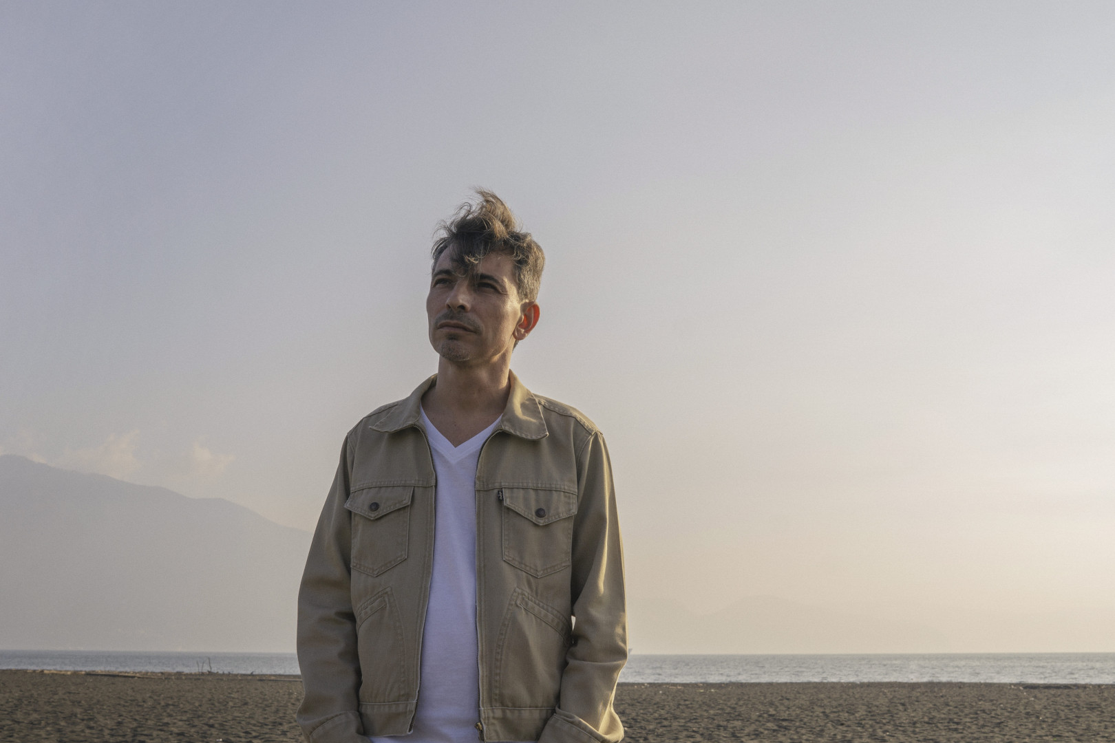 FRANCESCO DI BELLA: esce oggi ACQUA SANTA, il nuovo album