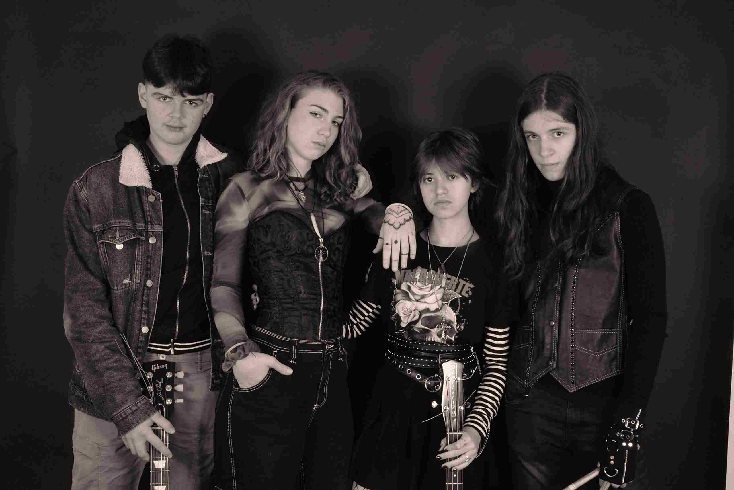 I giovanissimi Ice Wings fanno il loro ingresso ufficiale sulla scena musicale con “Cola Malediction”