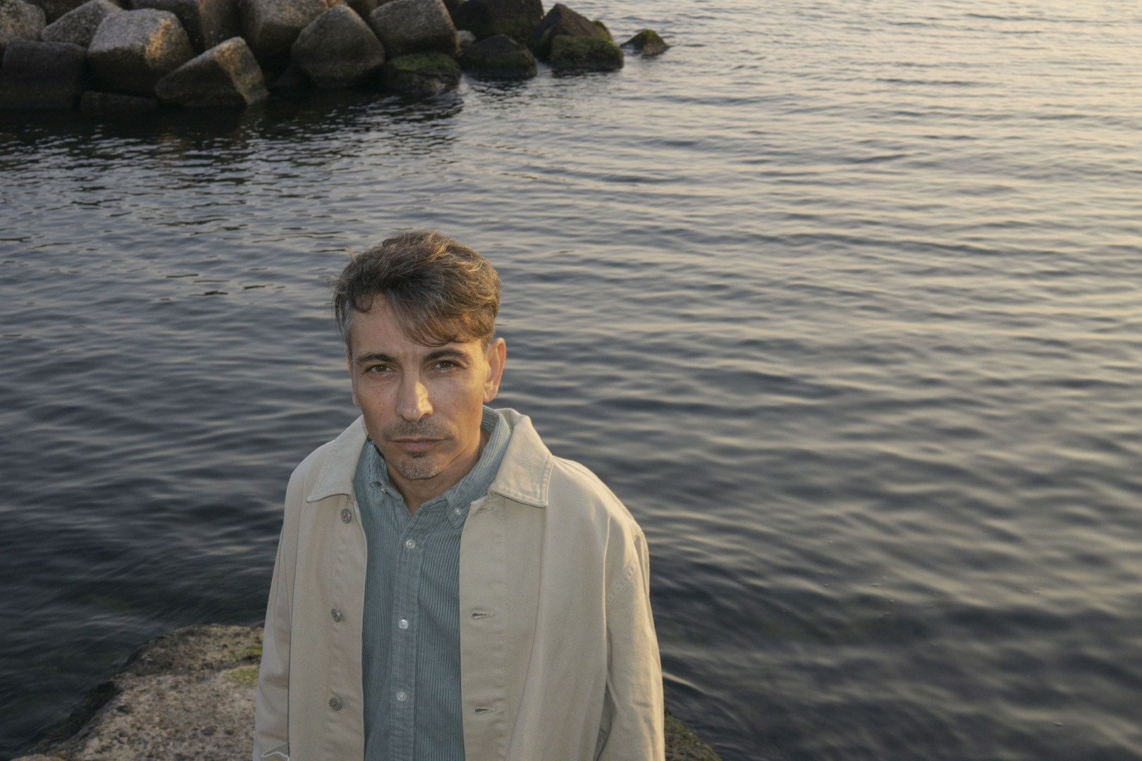 FRANCESCO DI BELLA: esce oggi MENAMME ‘E MMANE, il nuovo singolo che anticipa ACQUA SANTA, l’album in uscita il 31 gennaio