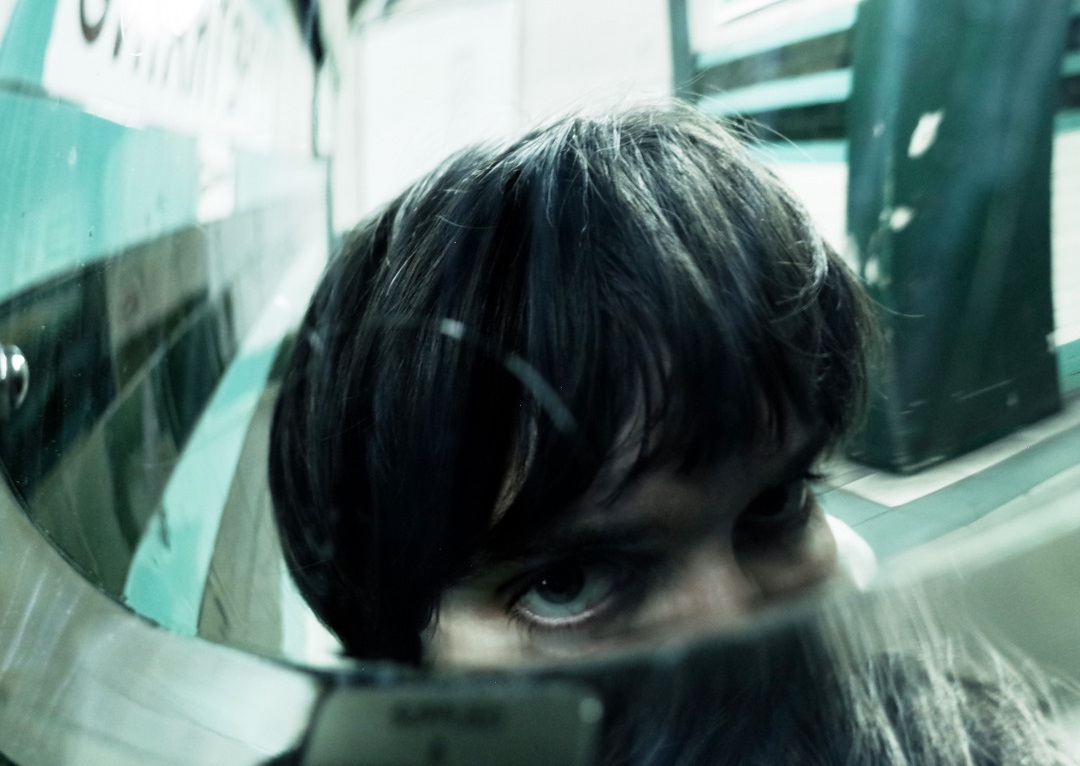 MATTEO ALIENO: esce oggi “Per la nostra età”, il nuovo singolo per Honiro/Island Records. Online il video
