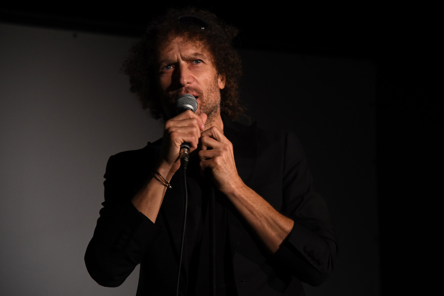 TRICARICO, gio 27/3 Teatro Puccini Firenze – Il concept show musicale dell’artista, tra pensieri, parole e canzoni – BUONASERA, IO SONO TRICARICO