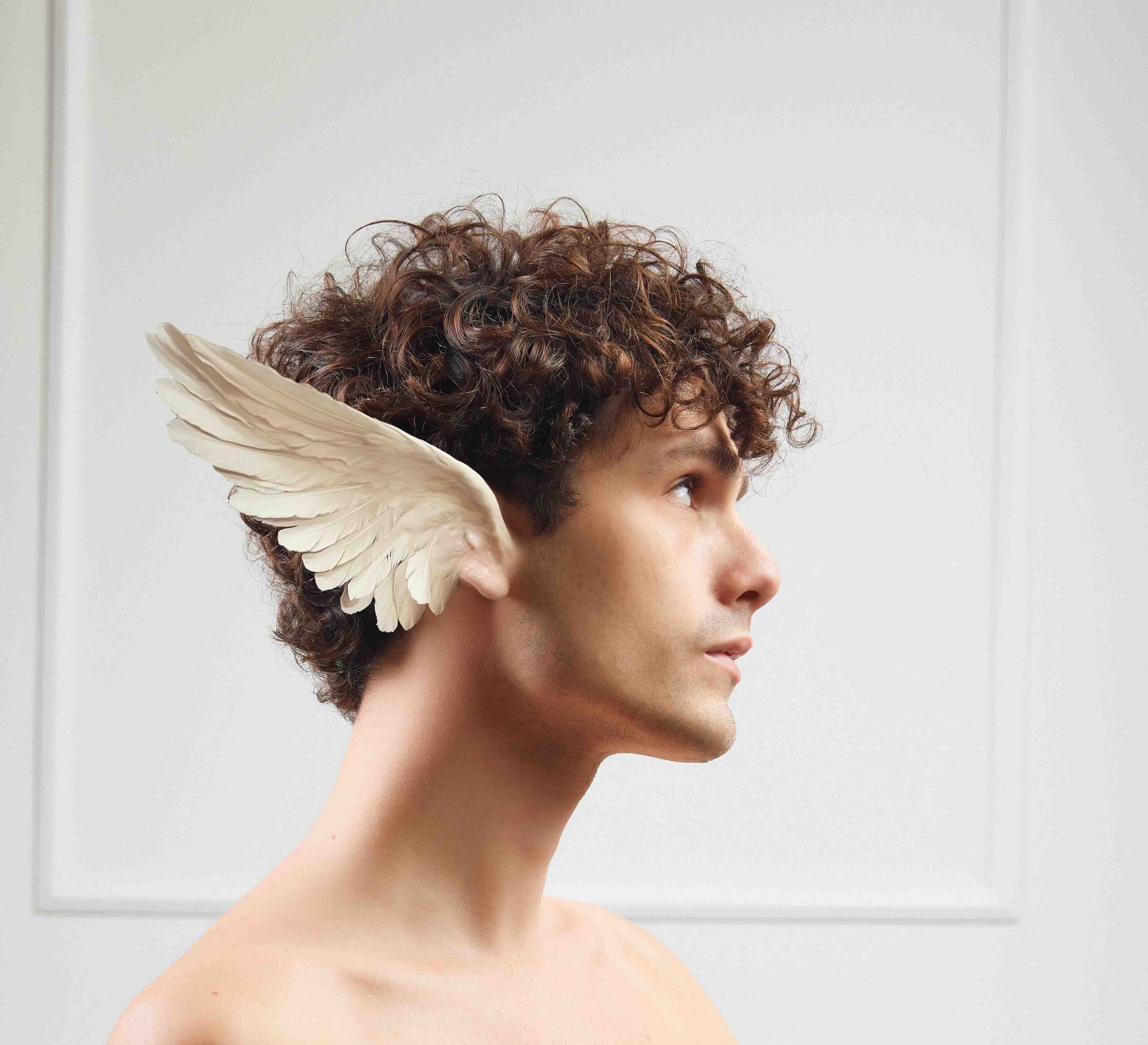 HERMES: Venerdì 21 marzo esce “Pardonne-Moi” – la gabbia dorata di una relazione tossica