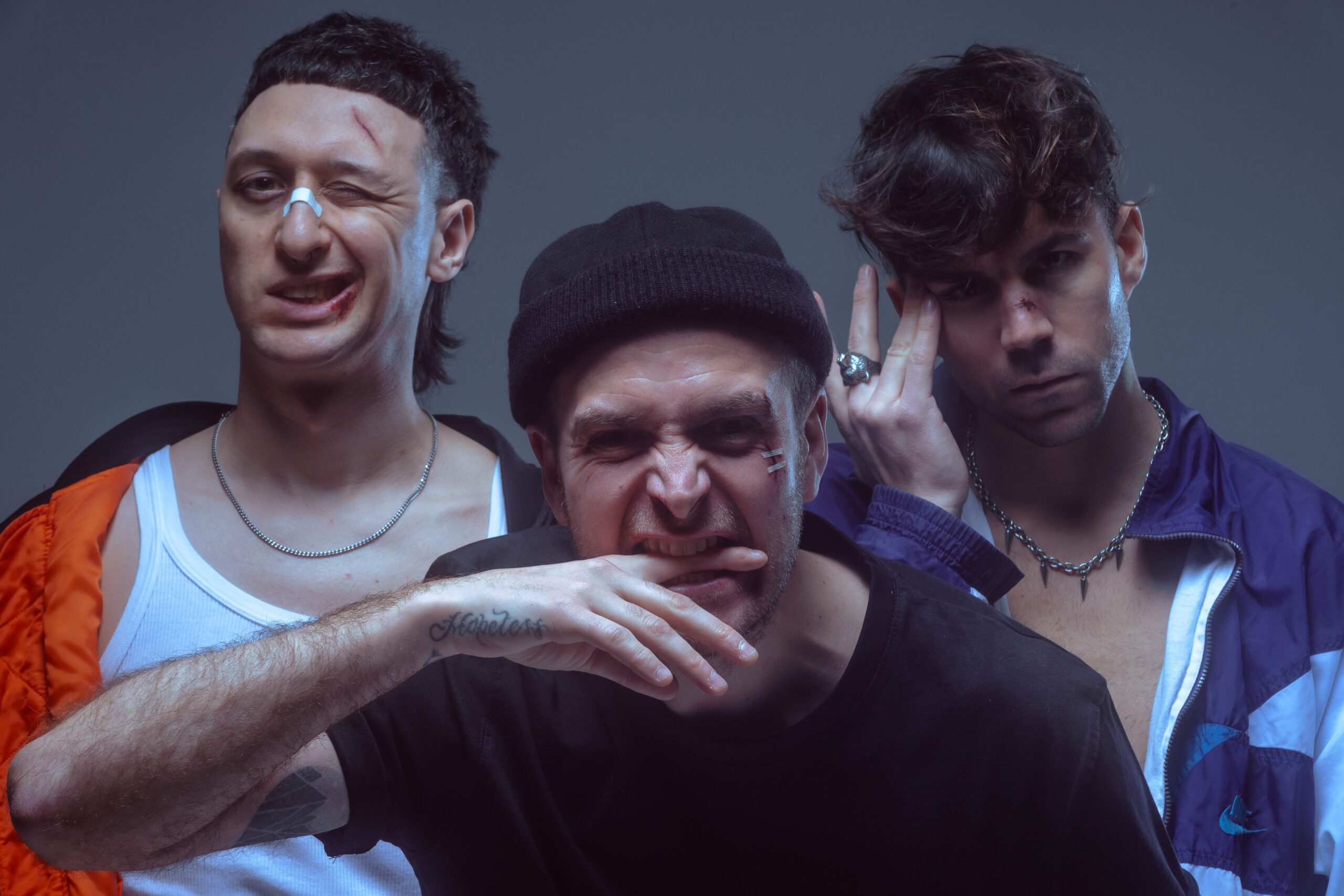 CARA CALMA: Oggi fuori il nuovo disco Itami