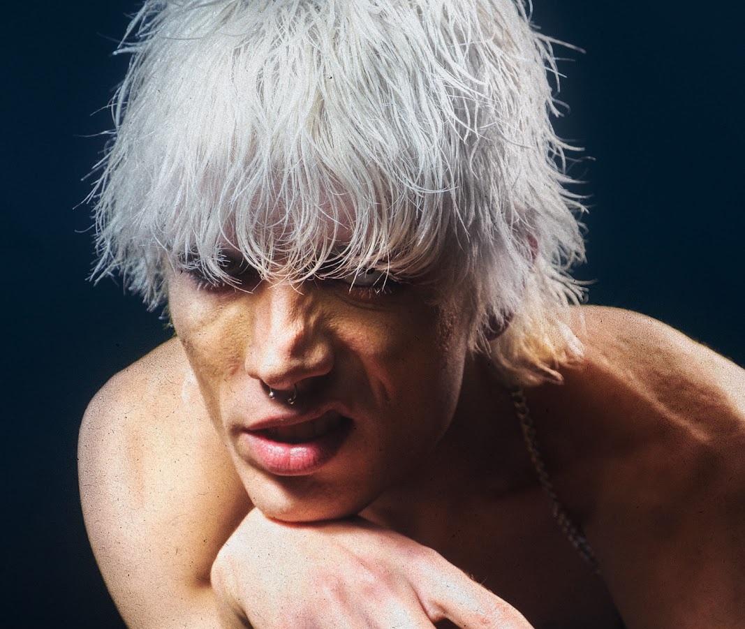 VERSAILLES torna con il nuovo singolo FELICE MAI, fuori il 28 marzo