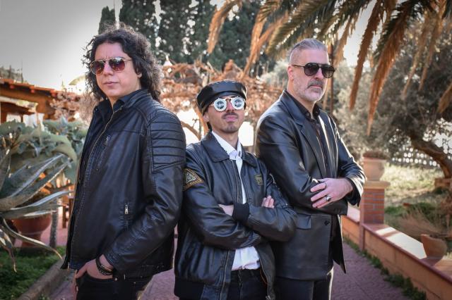 Nigra: “Terra rossa” è il nuovo singolo del trio rock, un brano dalle sonorità mediterranee che cattura le emozioni di un viaggio di scoperta verso il sud del mondo