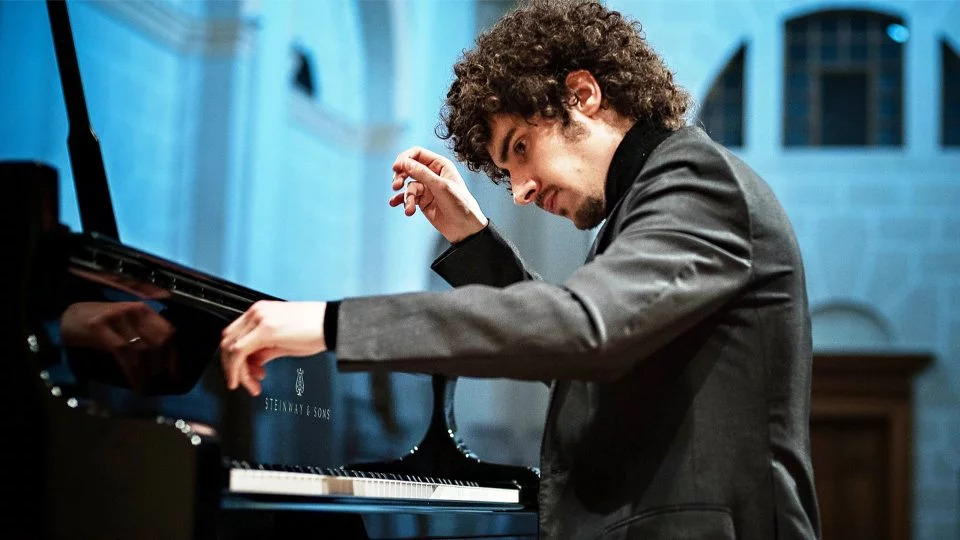 Il talentuoso pianista Federico Colli al Teatro Alighieri martedì 1 aprile