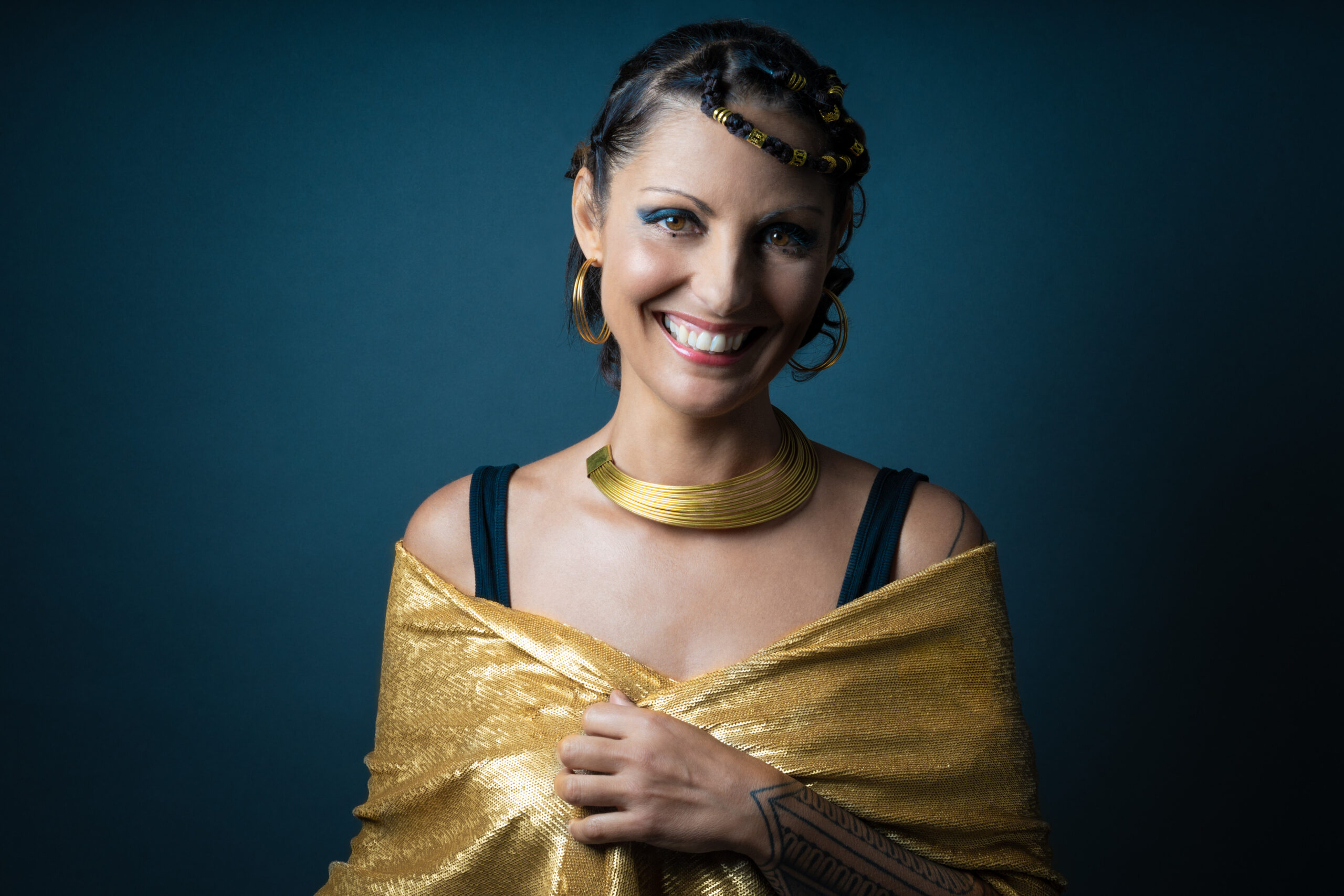 Da oggi è in radio e in digitale “SONO STATA”, il nuovo brano della cantautrice sarda SIMONA SALIS insieme ad ANTONELLA RUGGIERO