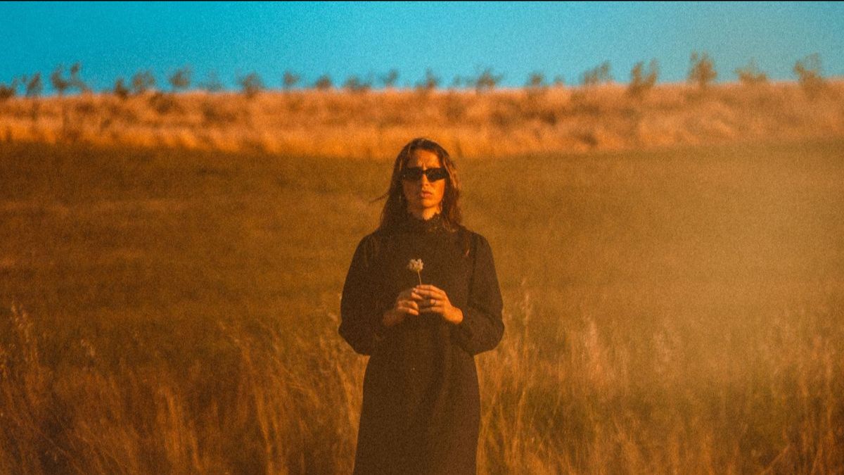 CALLIOPE – Esce oggi FERTILI, il secondo singolo che anticipa l’album della cantautrice toscana per Panico Dischi