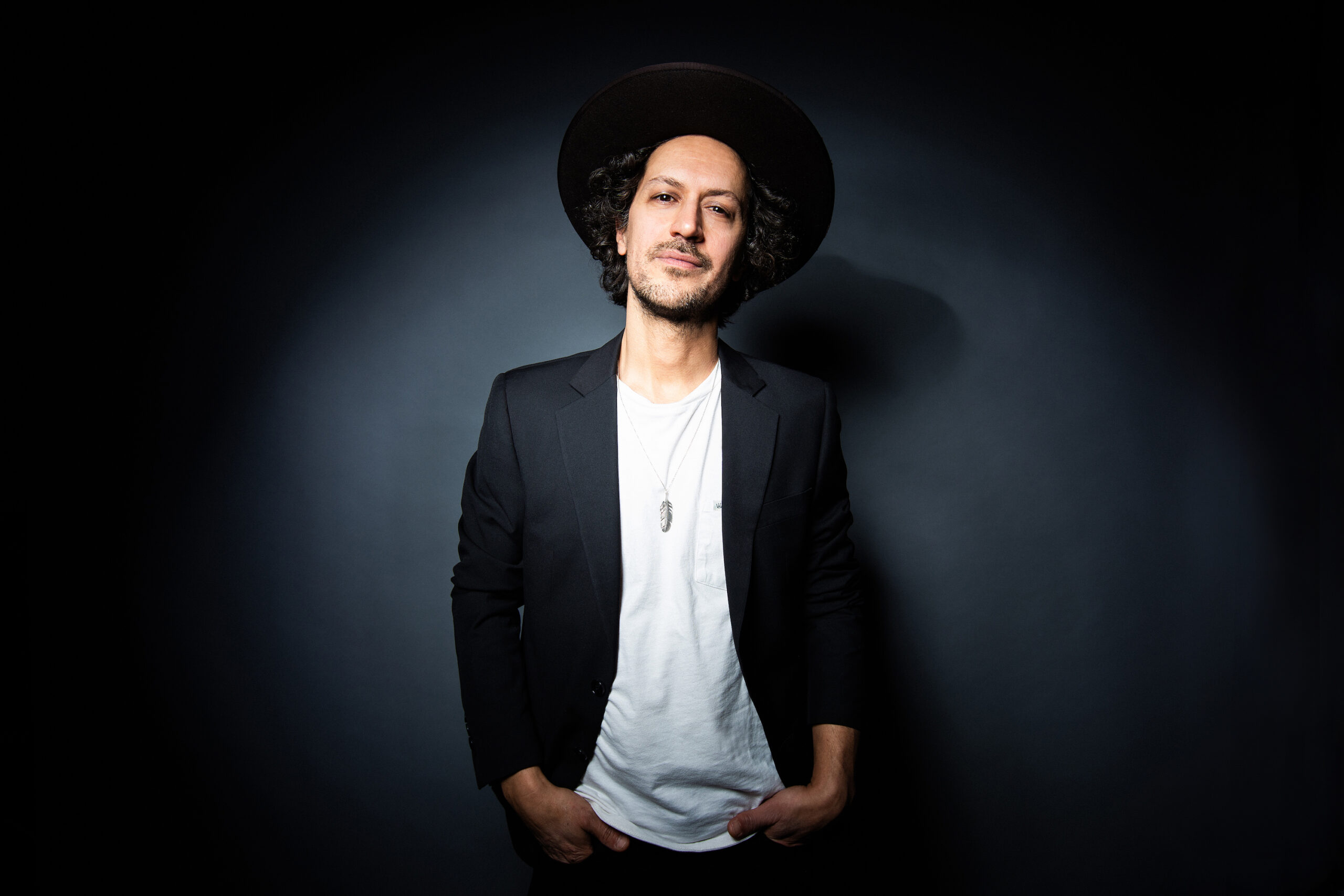 CHRIS LAVORO: dal 30 maggio in radio il nuovo singolo ”LA TUA MAGIA”