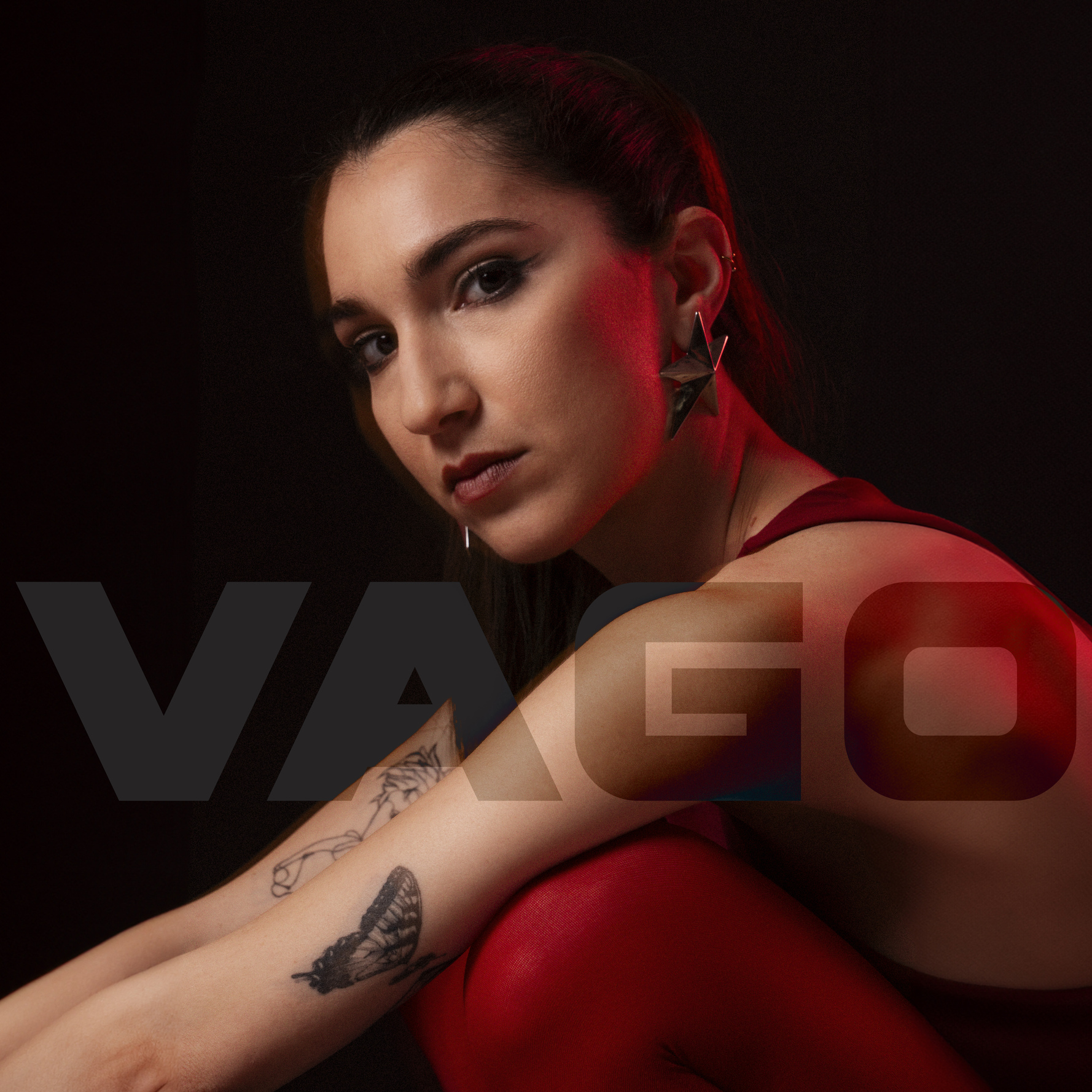 JVLIA debutta con “VAGO”, fuori oggi