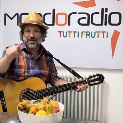 “Tutti Frutti”, il nuovo brano provocatorio del cantattore P40 parla di risorse