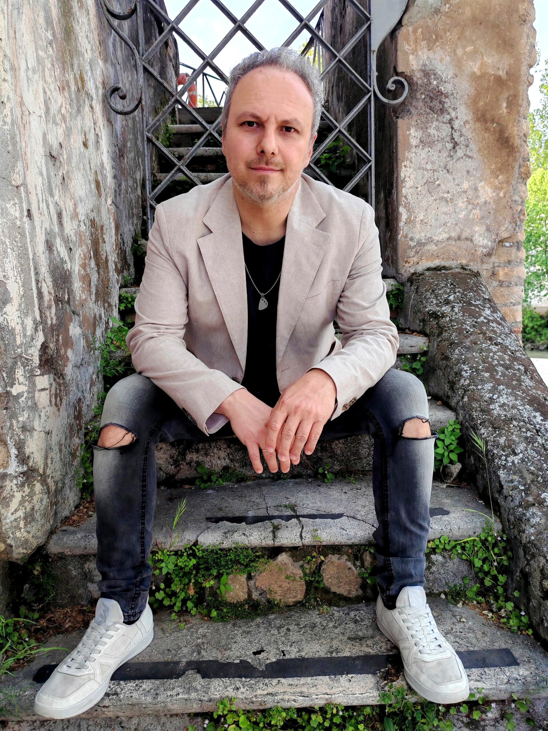 Cosimo Zannelli: “Affido al vento i semi delle mie canzoni”
