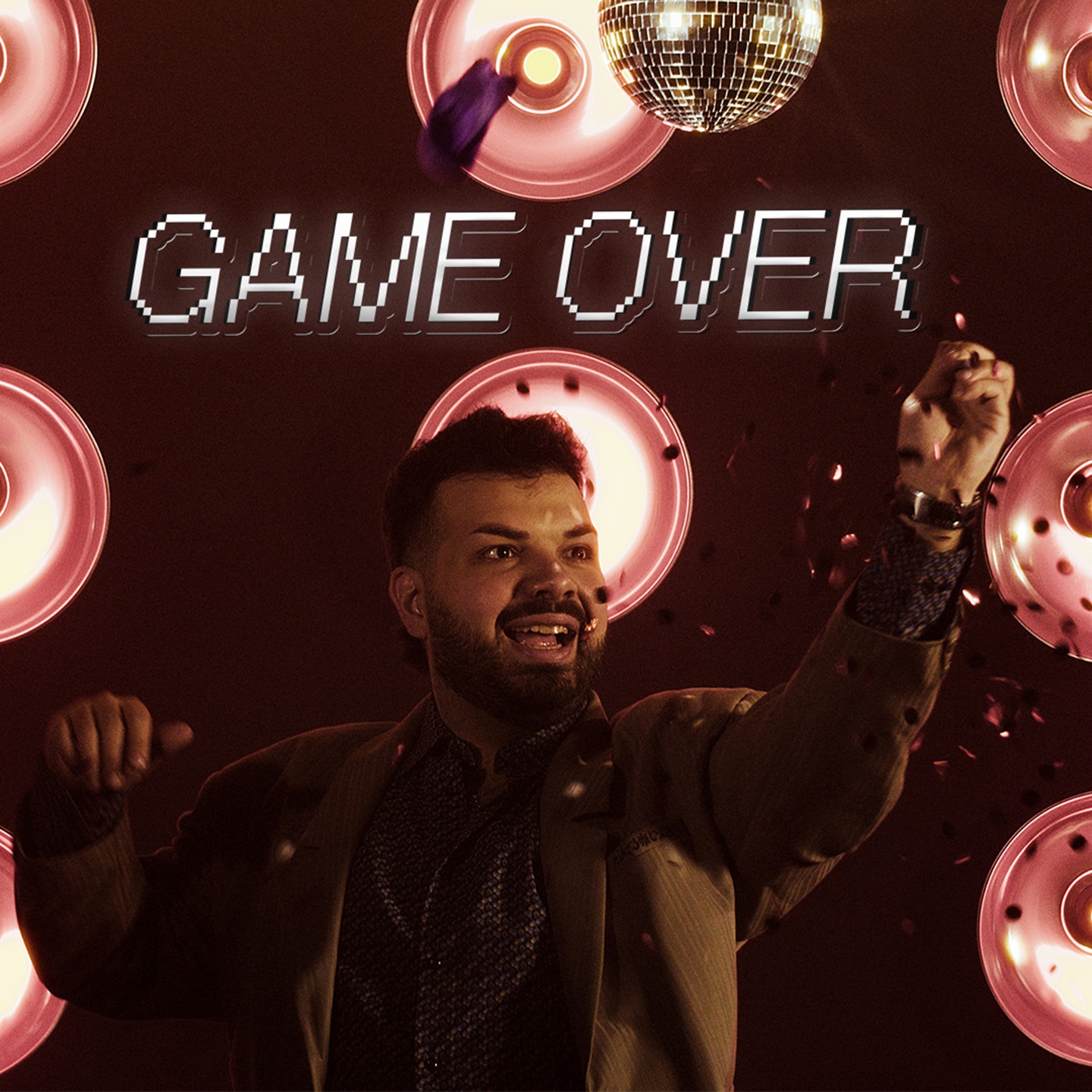 Simone Berti torna con “Game Over”: un inno pop anni ’80 alla rinascita personale