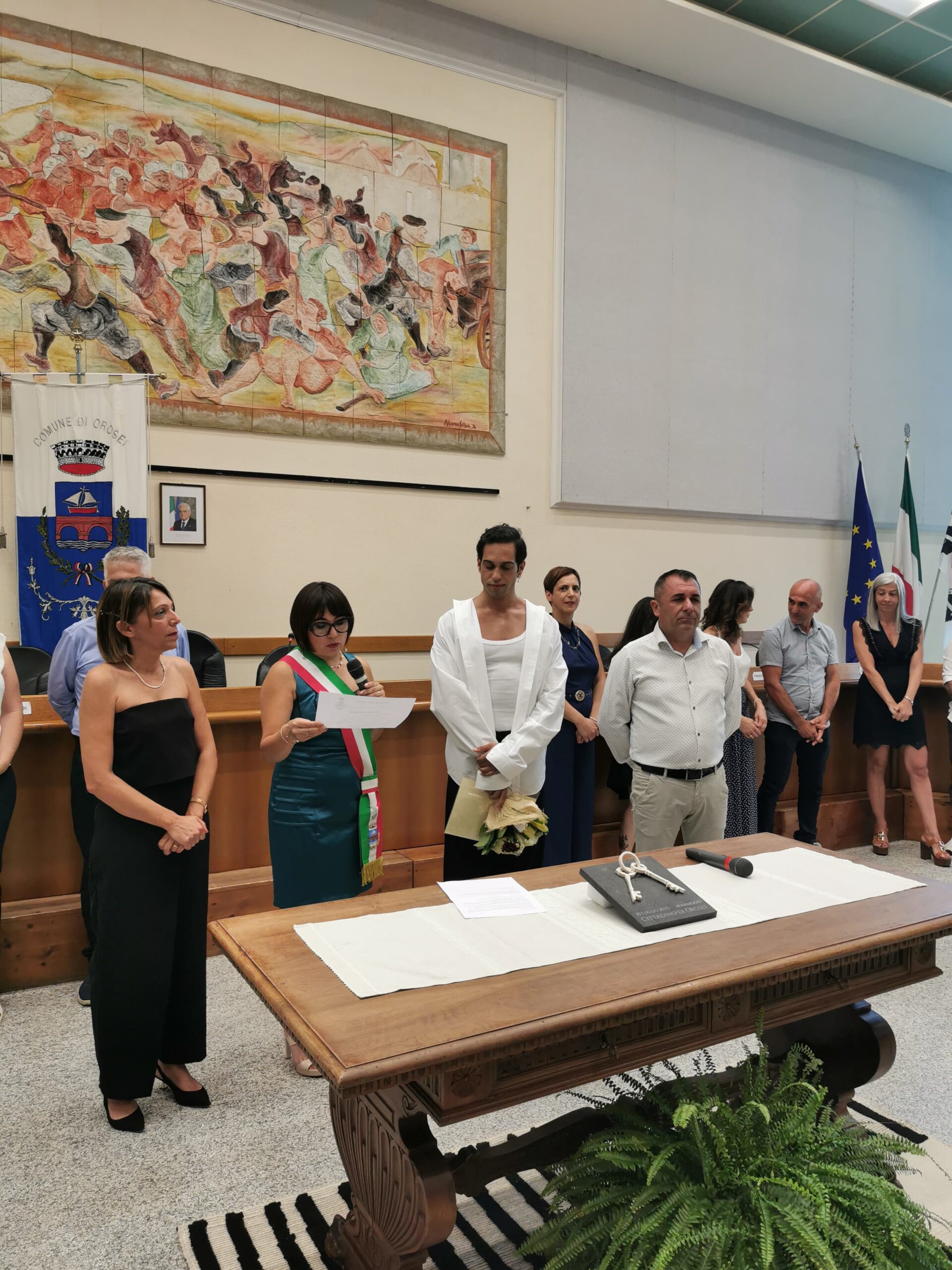 MAHMOOD: l’artista ha ricevuto la cittadinanza onoraria di Orosei (NU), in Sardegna, per alti meriti artistici