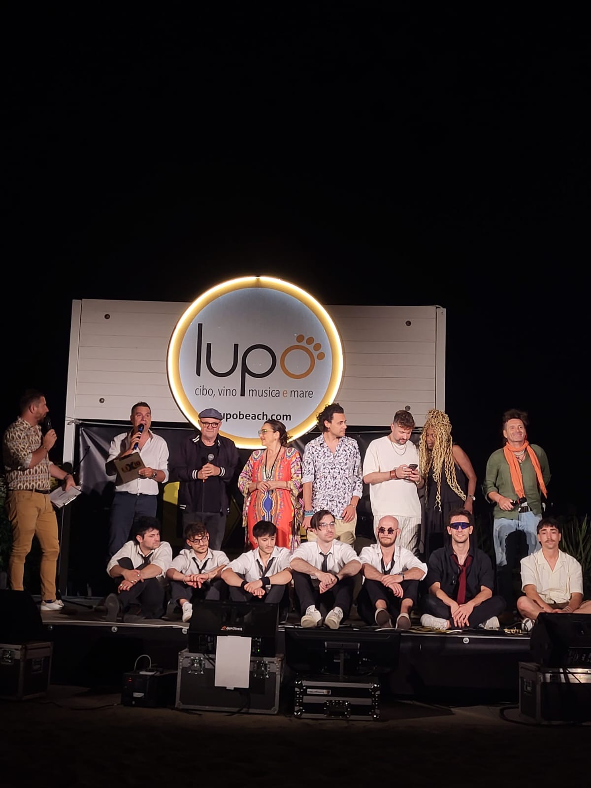 LiXiO: ecco i finalisti! , si esibiranno giovedi 31 luglio al Lupo Beach di Lido di Savio: Leandro & I Vecchi Draghi, Dirlinger, La Quattro e Eric D’Elia, gli ospiti