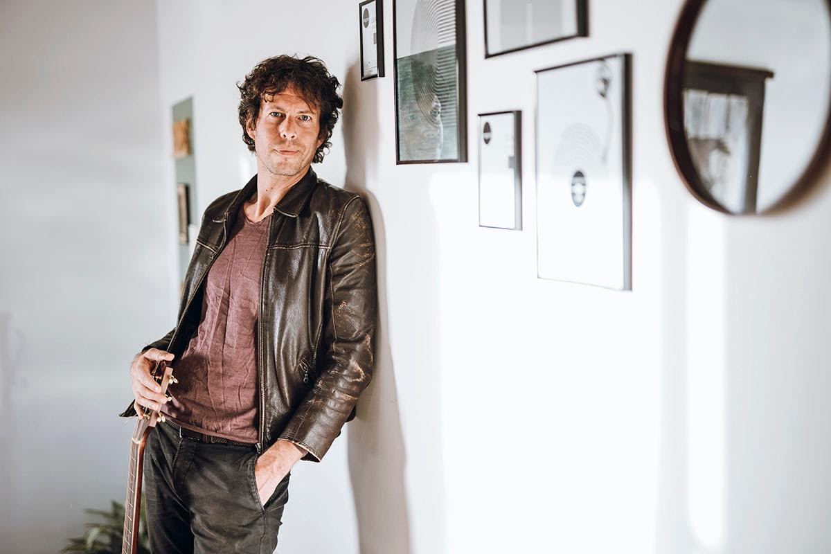 SARGASSI // “COLPA DEI CURE”. Una scanzonata ricerca dell’amore.