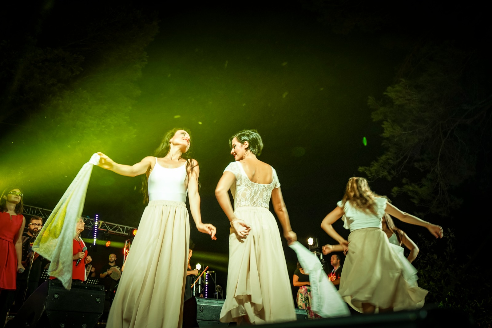 Dal 31 agosto al 6 settembre, CUTROFIANO (LE), Li Ucci Festival celebra la quindicesima edizione con una settimana di appuntamenti e due eventi off. Martedì 21 ottobre anche una serata in ricordo di Uccio Aloisi