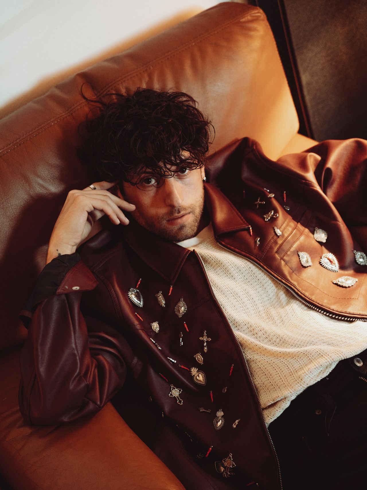 È disponibile il videoclip di “‘O Mar ‘O Mar”, il brano d’esordio del cantautore partenopeo Revelè