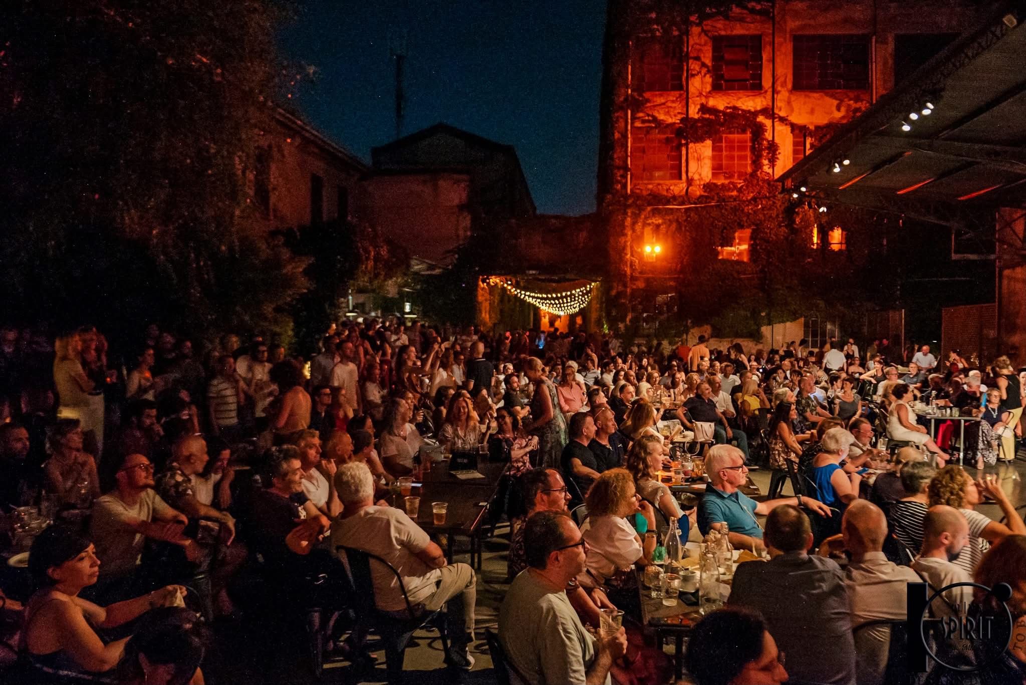 SPIRIT DE MILAN: gli appuntamenti da domani, giovedì 21 agosto, a domenica 24 agosto. Un fine settimana scoppiettante fatto di musica dal vivo, ottima cucina e grande divertimento!