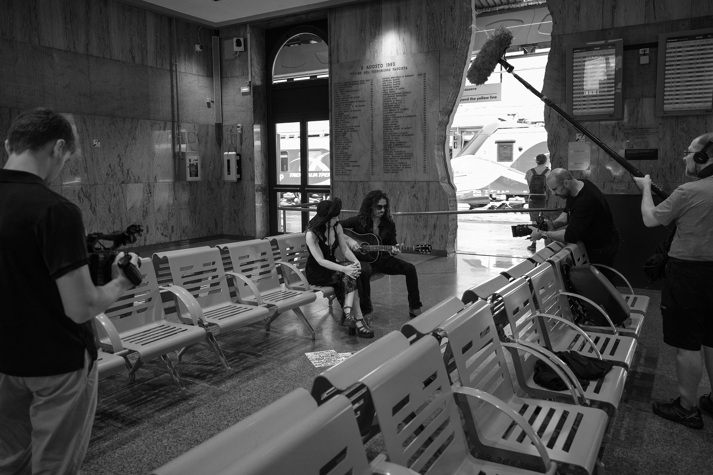 2 Agosto, ‘Balla balla ballerino’ di Lucio Dalla reinterpretato da Roberta Giallo per il 45^esimo anniversario della strage di Bologna