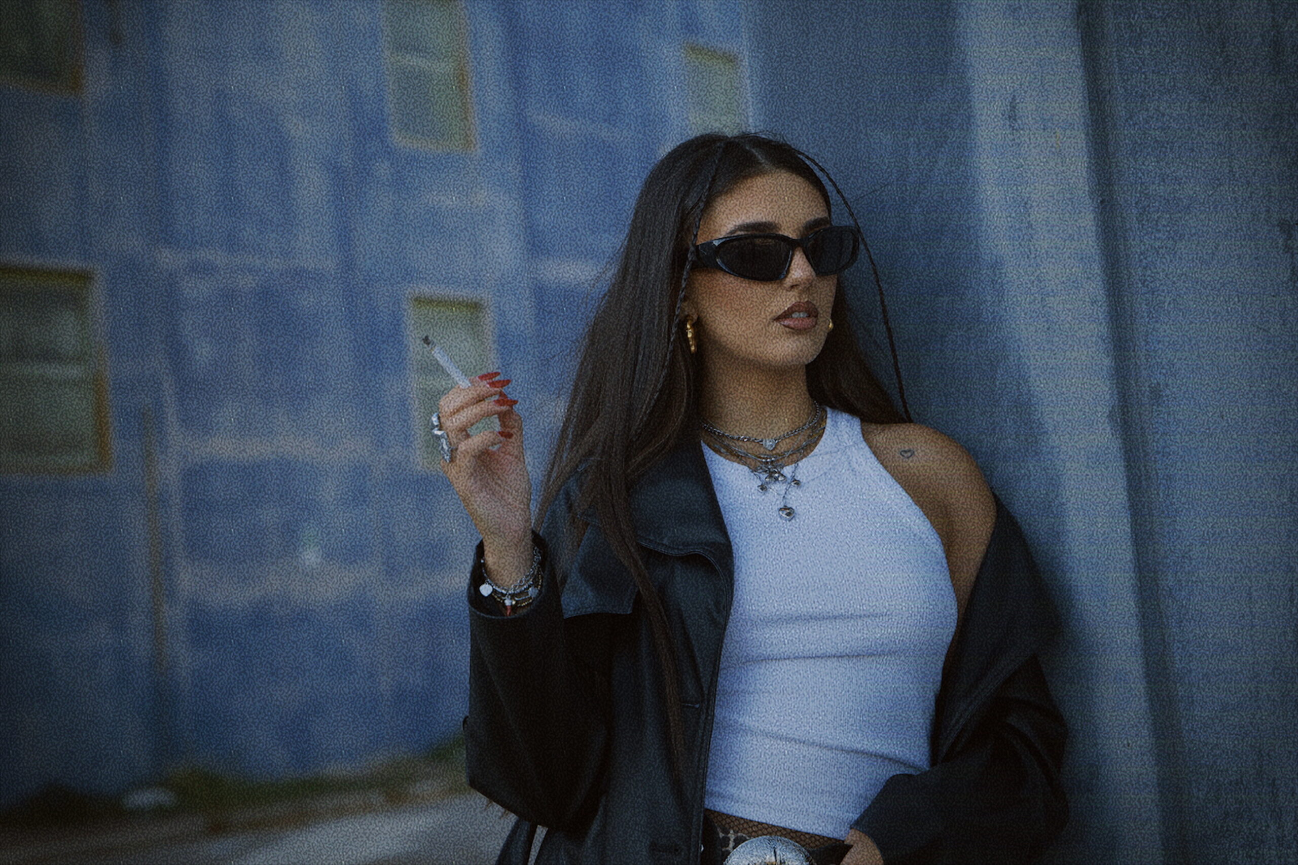 ALISIA: la cantautrice e creator torna con il nuovo singolo ”DINAMITE”