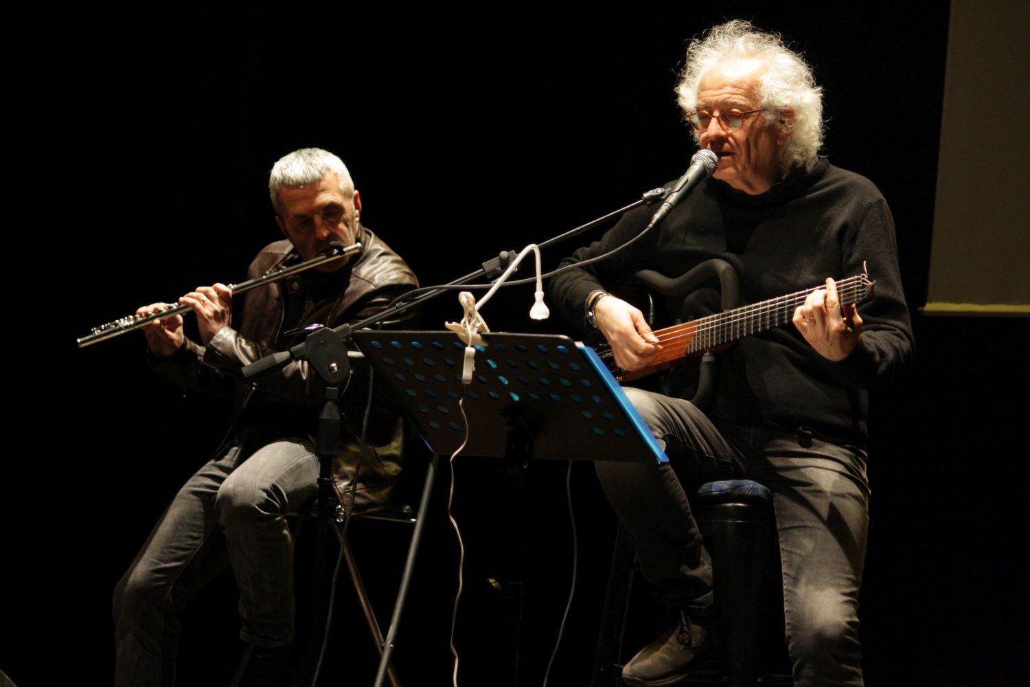 La 23ª edizione di DALLO SCIAMANO ALLO SHOWMAN prosegue il 6 settembre a Capo di Ponte (Brescia), con il concerto di PAOLO CAPODACQUA che si aggiudica la TARGA DALLO SCIAMANO ALLO SHOWMAN