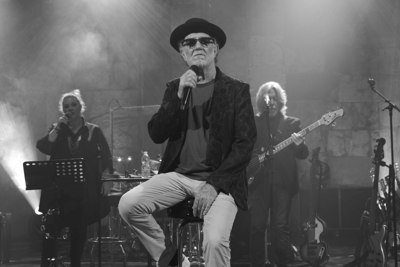FRANCESCO DE GREGORI: da domani al cinema il film “NEVERGREEN” di Stefano Pistolini, il 19 settembre esce la riedizione di “RIMMEL”, il 15 settembre in concerto alla Reggia di Caserta e il 25 settembre all’Arena di Verona