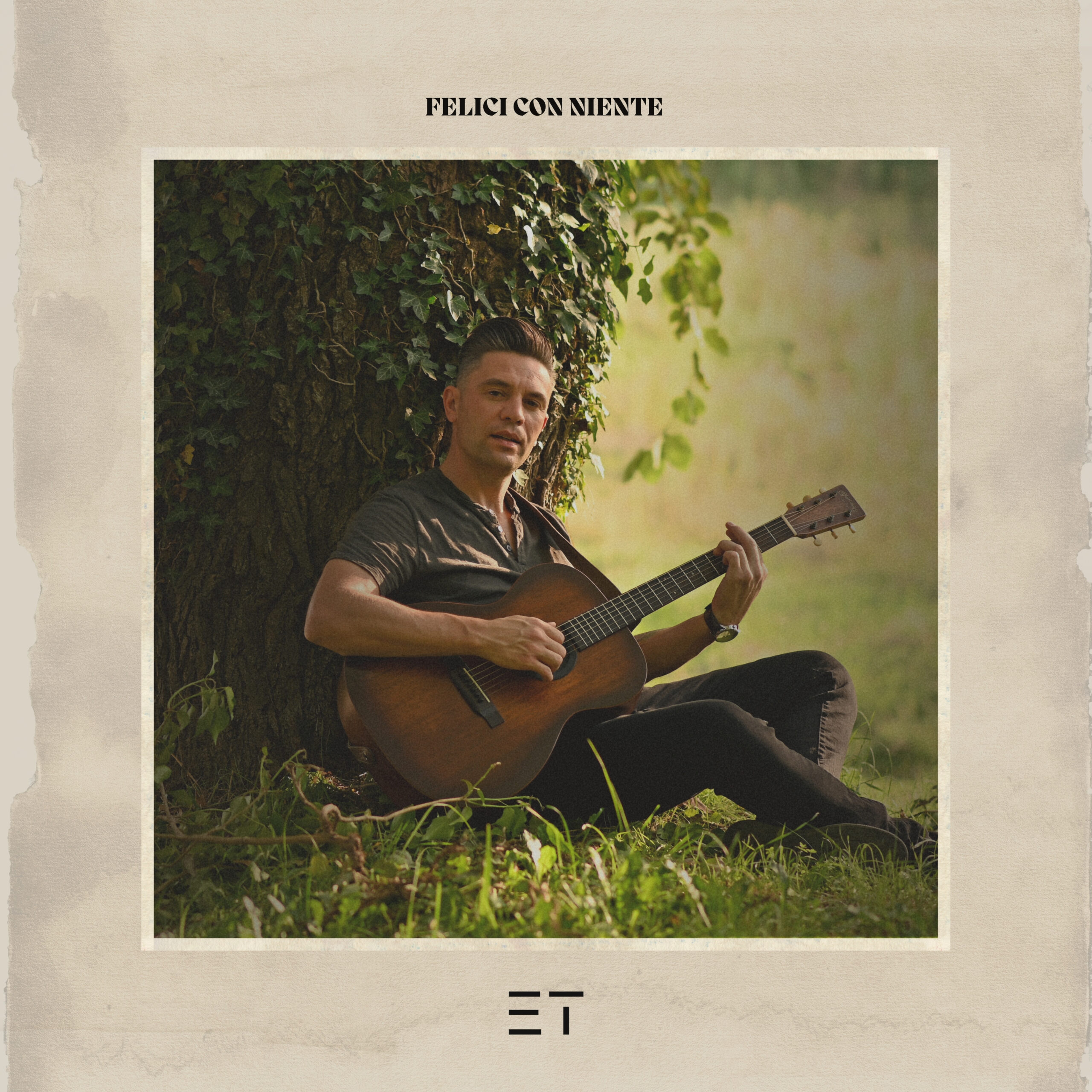 Recensione – “Felici con niente” di Elia Truschelli