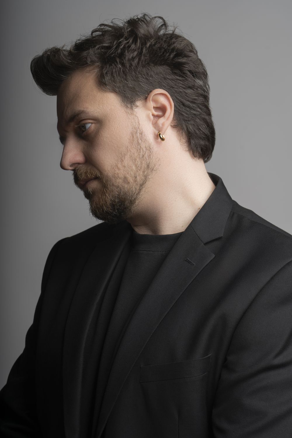 Da oggi, venerdì 5 settembre, è disponibile in digitale “IN FRIENDS’ COMPANY”, il nuovo brano di FRANCESCO MARIA MANCARELLA, che anticipa “WHAT I FELT”, il nuovo album del direttore d’orchestra, pianista e compositore in uscita il 17 ottobre