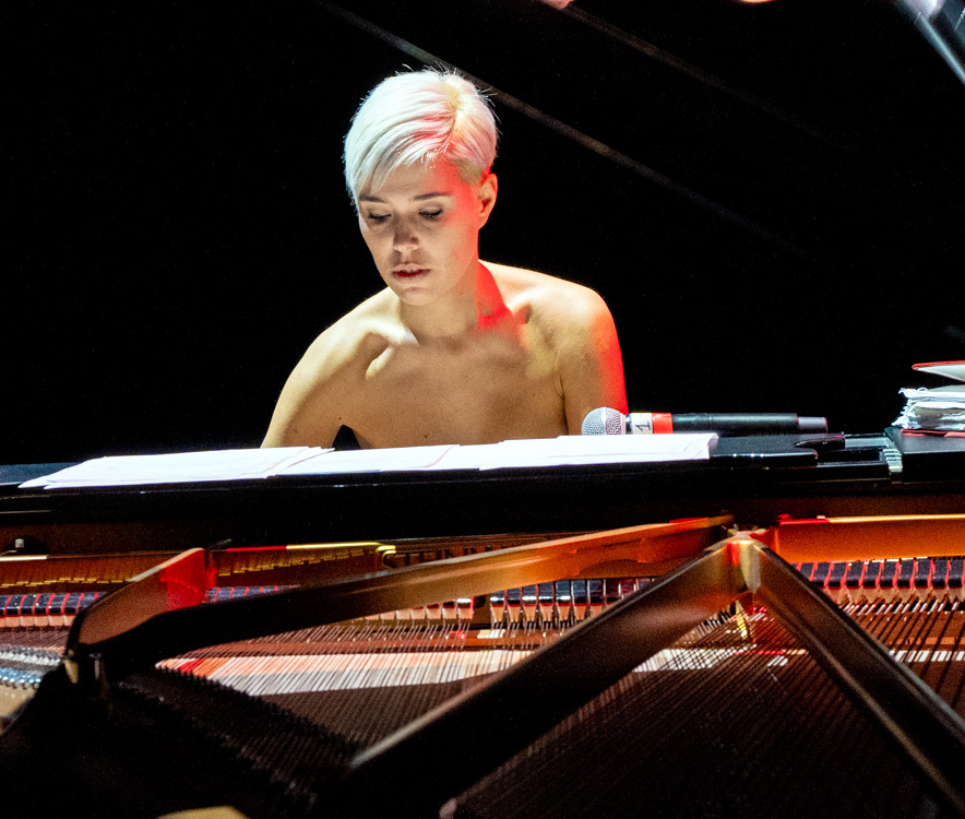 GIULIA MAZZONI IN CONCERTO AL TEATRO REGIO DI PARMA  Sabato 22 novembre – Prima assoluta del nuovo brano 404: Woman not Found