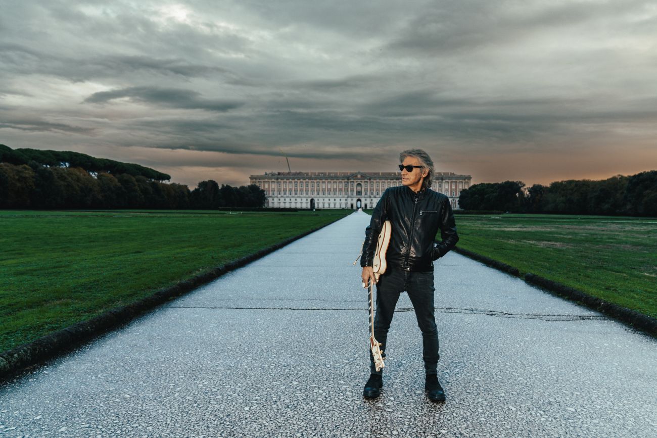 LUCIANO LIGABUE: domani alla Reggia di Caserta inizia la grande festa de LA NOTTE DI CERTE NOTTI, il LIGAVILLAGE apre già domani con attività ed esperienze uniche, in attesa dell’imperdibile concerto del LIGA