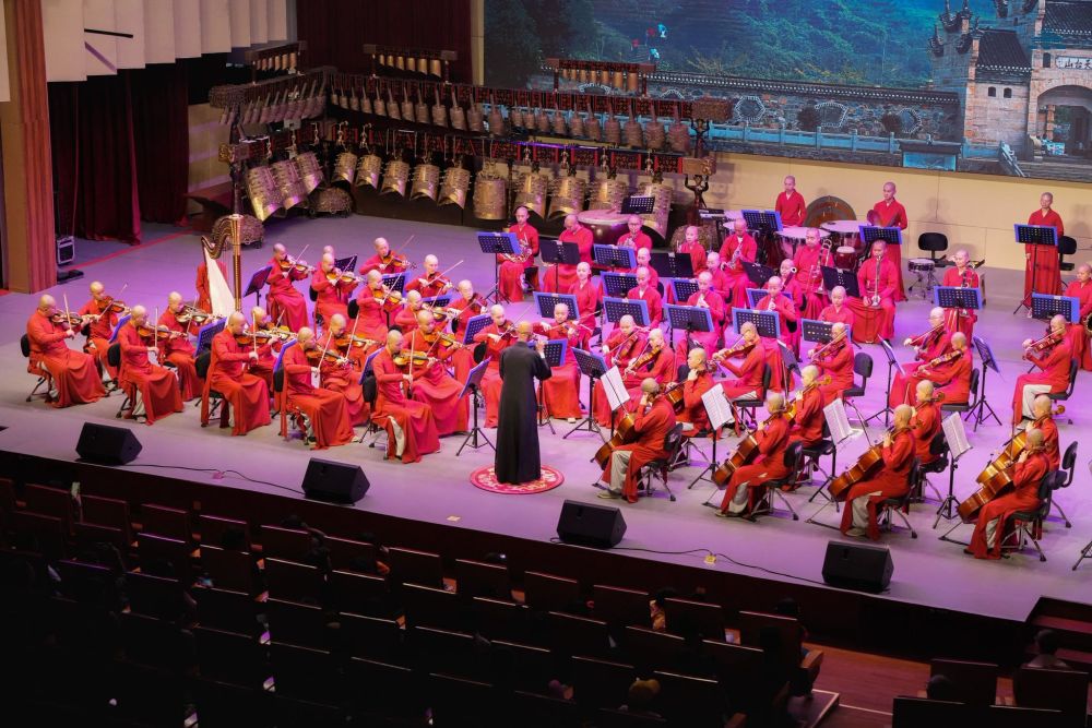 Il 12 ottobre al Conservatorio di MILANO il concerto dell’WULE SYMPHONY ORCHESTRA, la più grande compagnia di monaci Chan del mondo, diretta dal Maestro SHI WULE con al partecipazione di PLACIDO DOMINGO