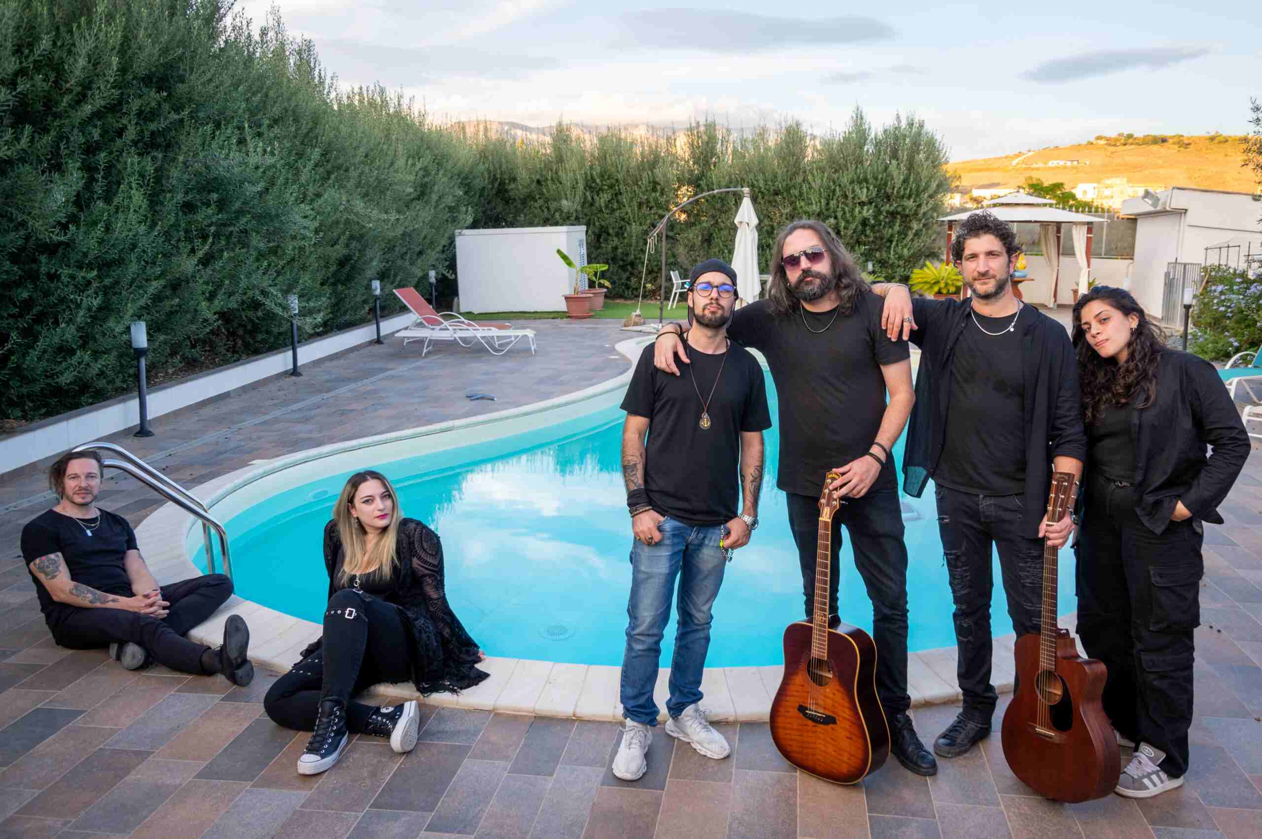 Zizzania al MEI 2025: la band lavora al nuovo disco con Pietro Foresti e firma con Foresta Urbana