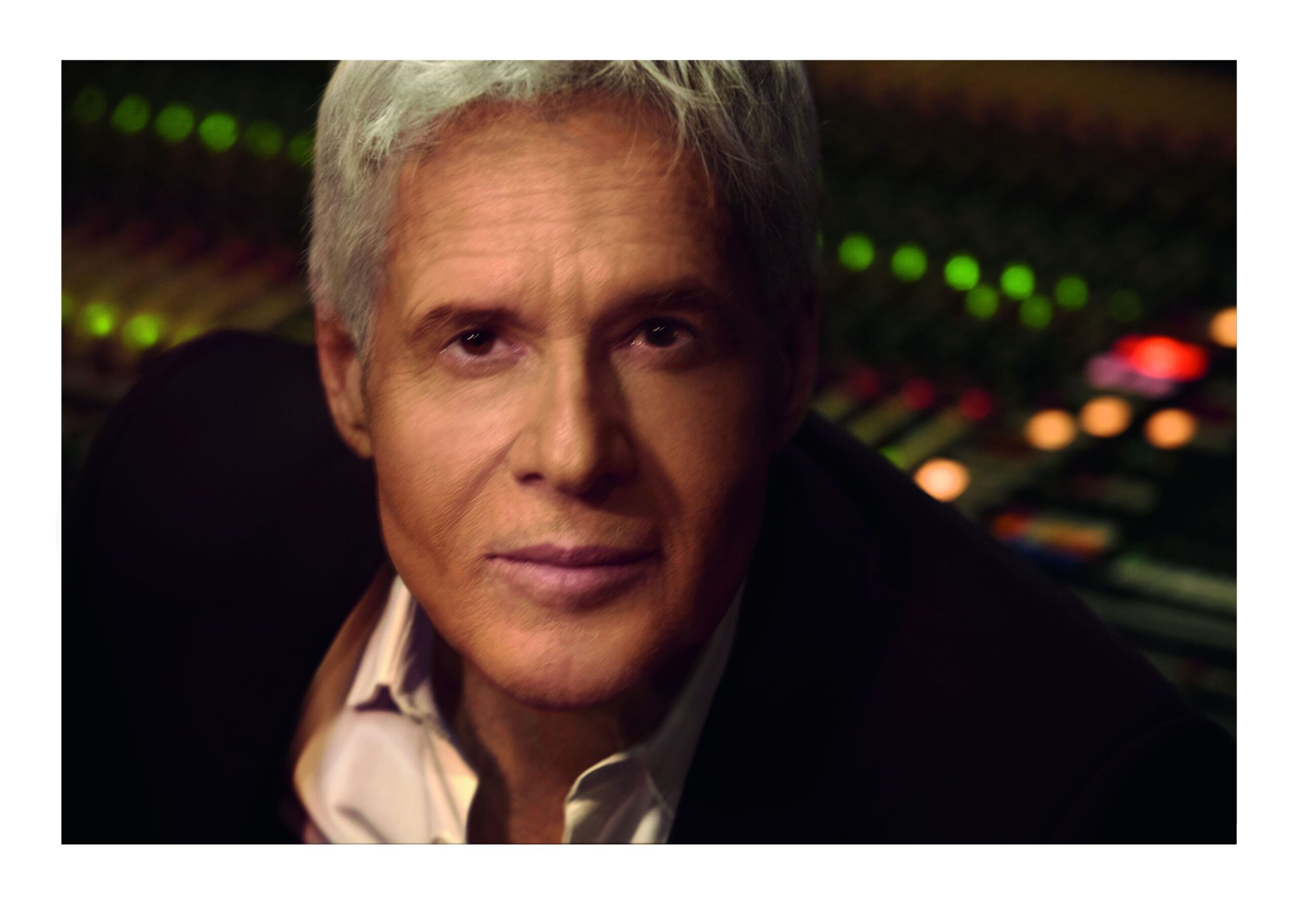 CLAUDIO BAGLIONI, 40 anni de “LA VITA È ADESSO”: nel cofanetto in edizione limitata il libro d’artista di EMILIANO PONZI, il doppio vinile nero con booklet dell’album e la cartolina d’autore autografata