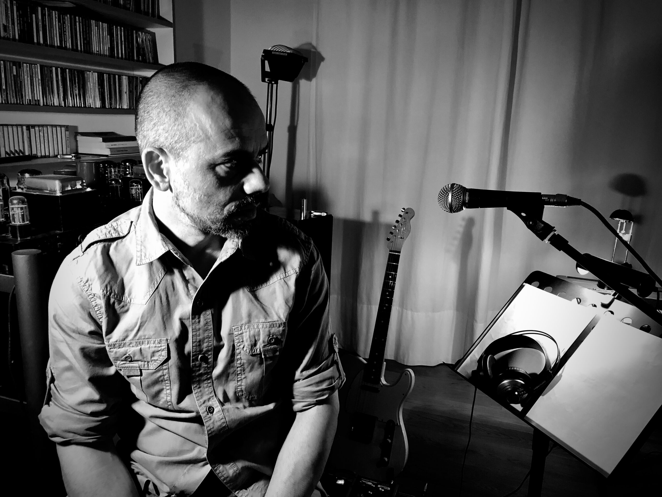 Dopo l’uscita del suo nuovo album “Una Pioggia Sottile” Roberto Sarno presenta il singolo “Ogni Notte a Milano”