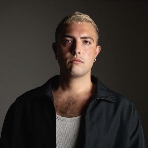 BOSNIA: “MALEBENE” il nuovo singolo fuori venerdì, in anteprima live in Piazza del Plebiscito per “Pino è – Il viaggio del Musicante”