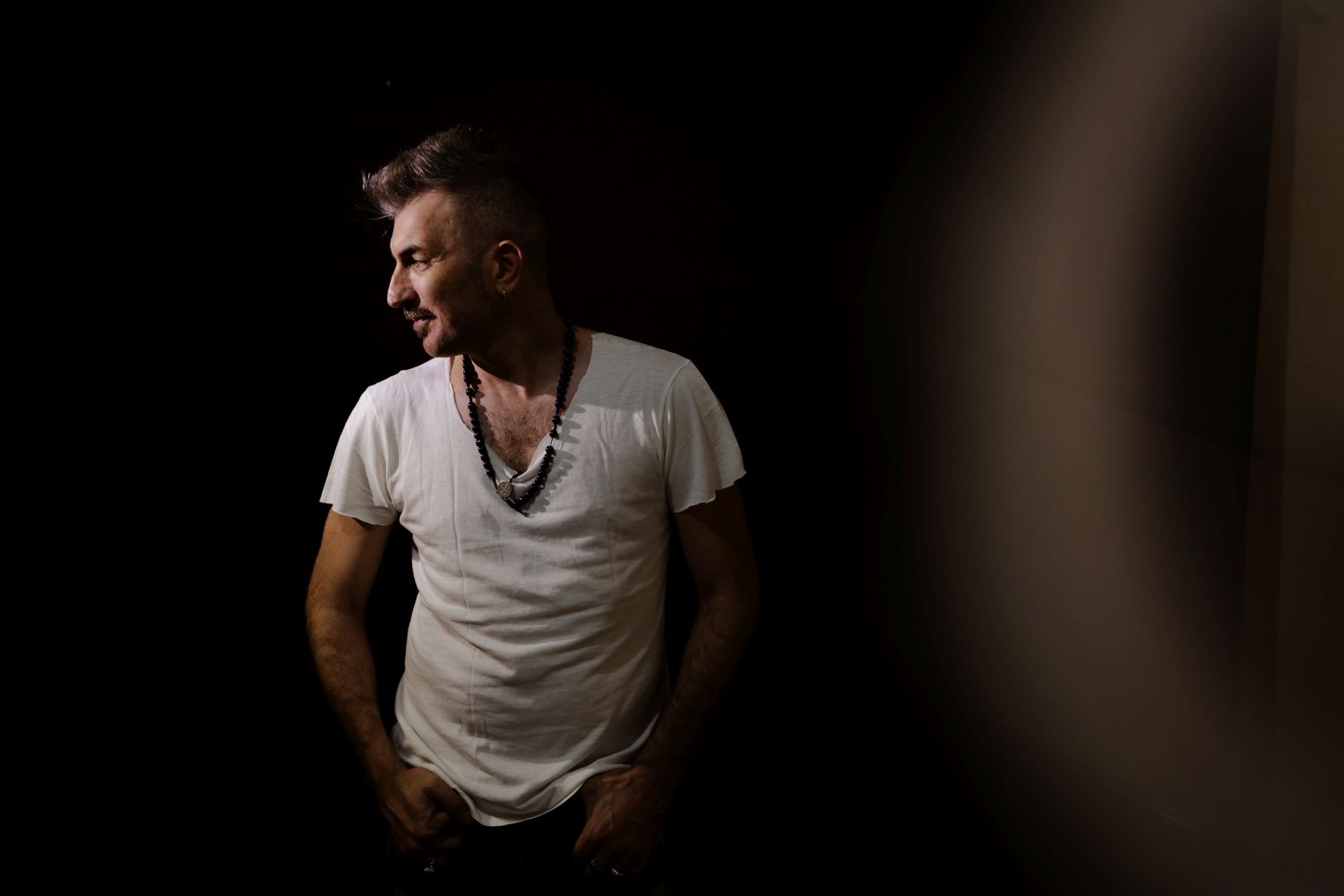 “Sottosopra” è il nuovo album del cantautore siciliano uMANo, disponibile in tutte le piattaforme digitali