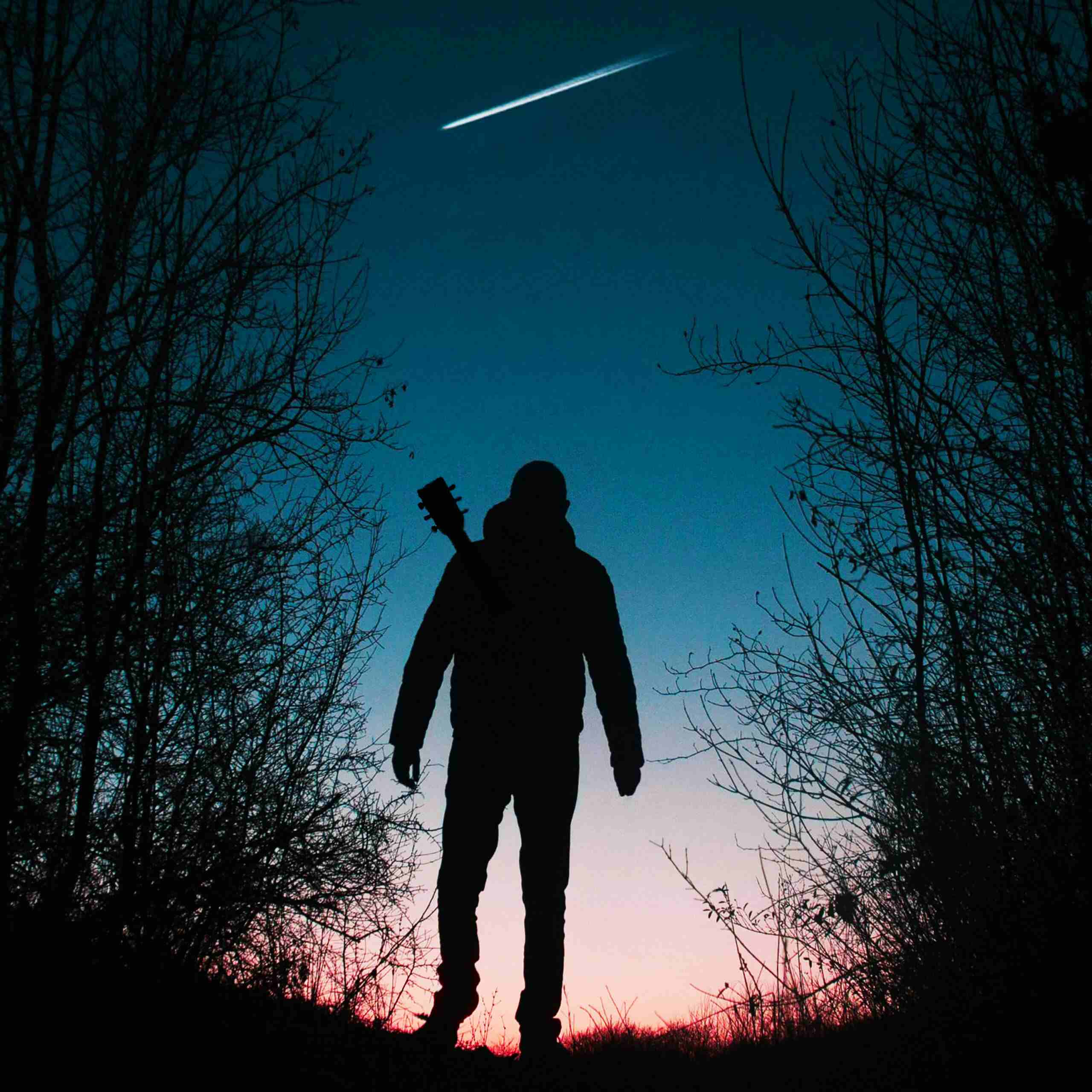 4Grigio illumina la notte con il nuovo singolo “Come stella cadente”