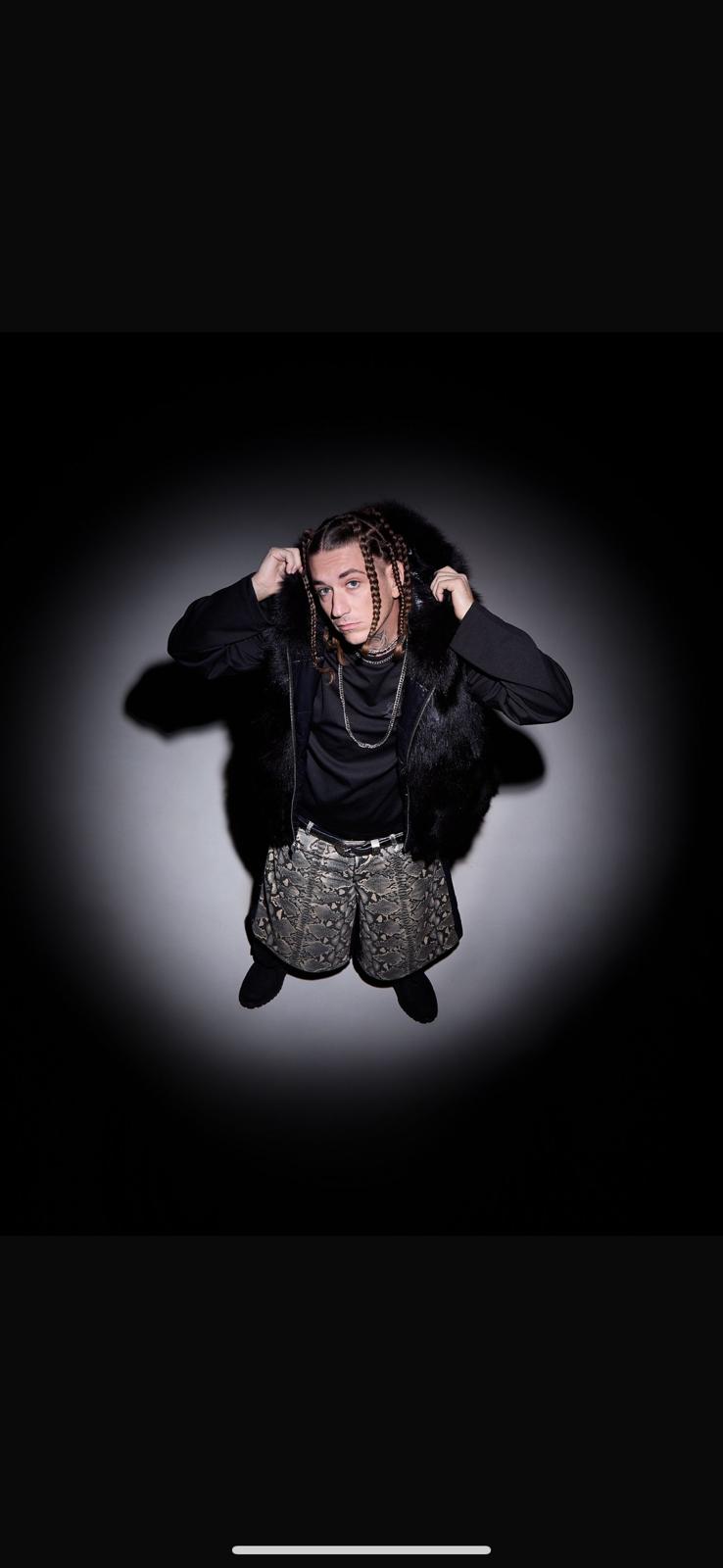 DANI FAIV: svela le tre nuove tracce del cofanetto esclusivo di “TEORIA DEL CONTRARIO”, fuori ovunque il 31 ottobre. Con lui Salmo, nayt e Young Hash