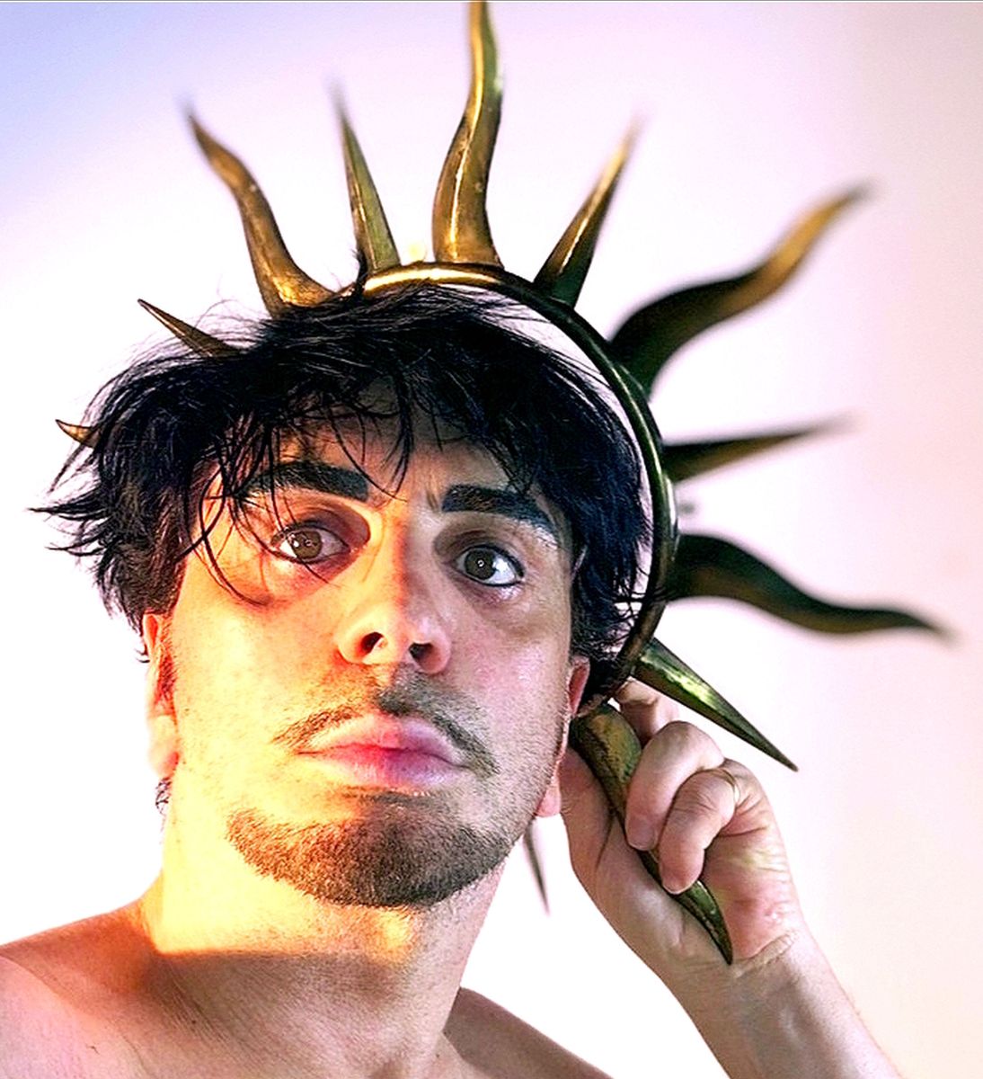 IVAN CATTANEO: venerdì 31 ottobre esce esclusivamente in fisico “DUE.I”, il suo nuovo progetto multimediale diviso nelle due parti “Titanic-Orkestra” e “Un Mammifero che Canta”