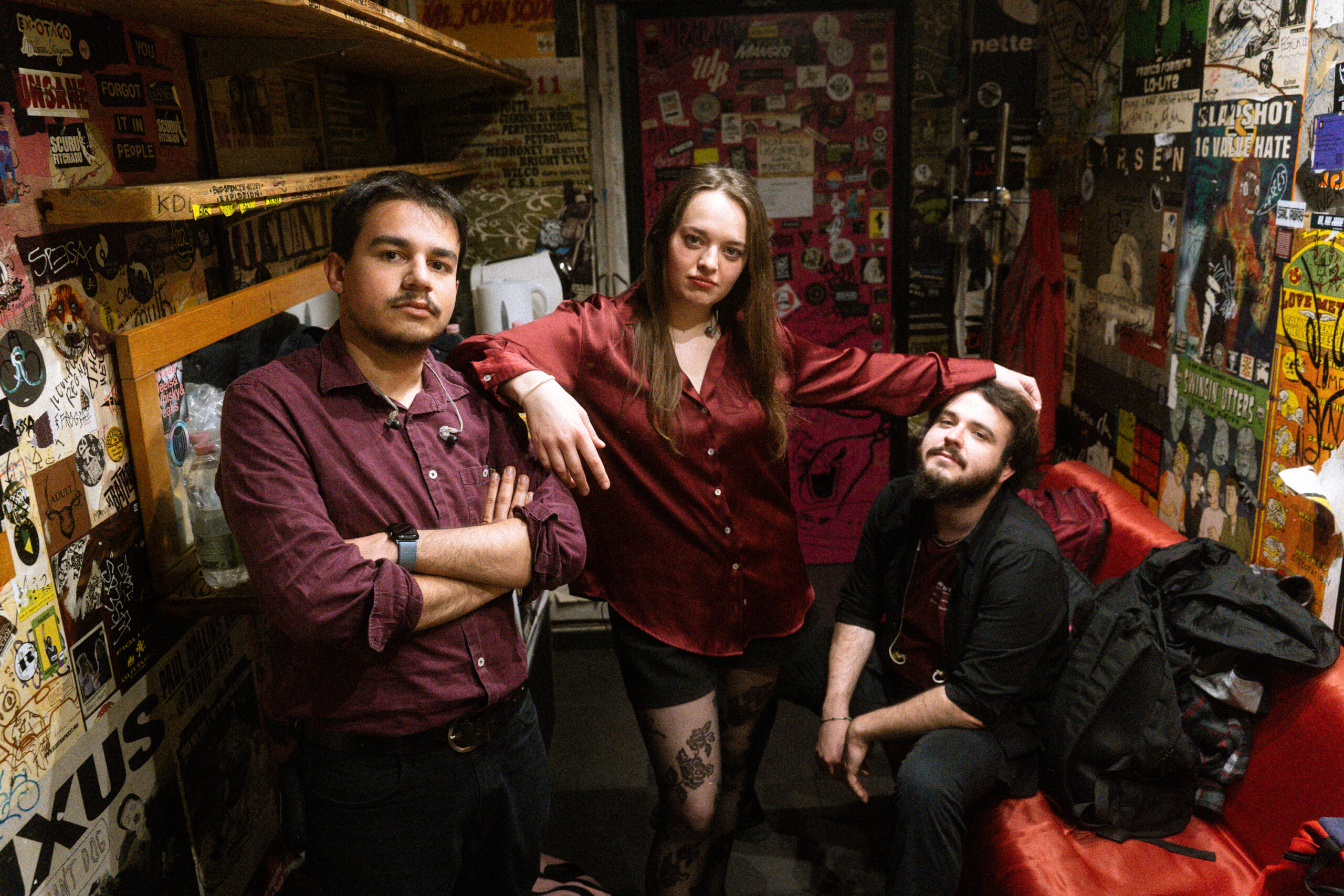 Da martedì 7 ottobre 2025 è disponibile su tutti i digital store “IL MIO COINQUILINO VUOLEUCCIDERMI”, che anticipa il nuovo lavoro discografico del progetto Narratore Urbano