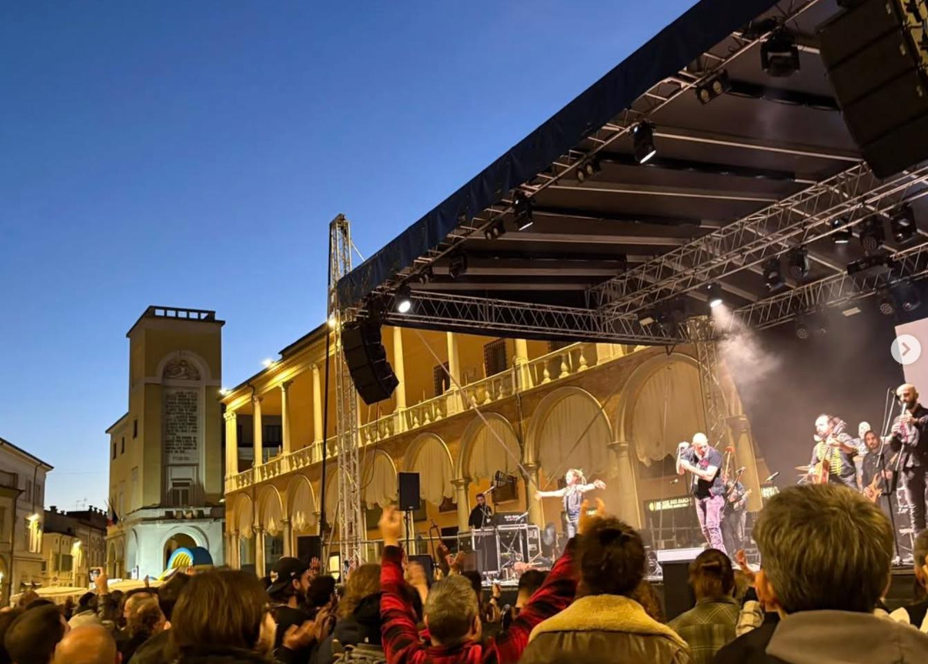 GRAN FINALE PER IL MEI 2025: UNA FESTA INDIPENDENTE INDIMENTICABILE!