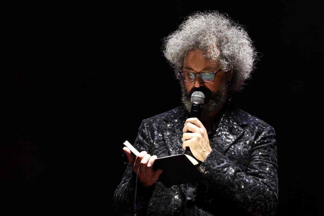 SIMONE CRISTICCHI AL TEATRO DUSE CON ‘DALLE TENEBRE ALLA LUCE’