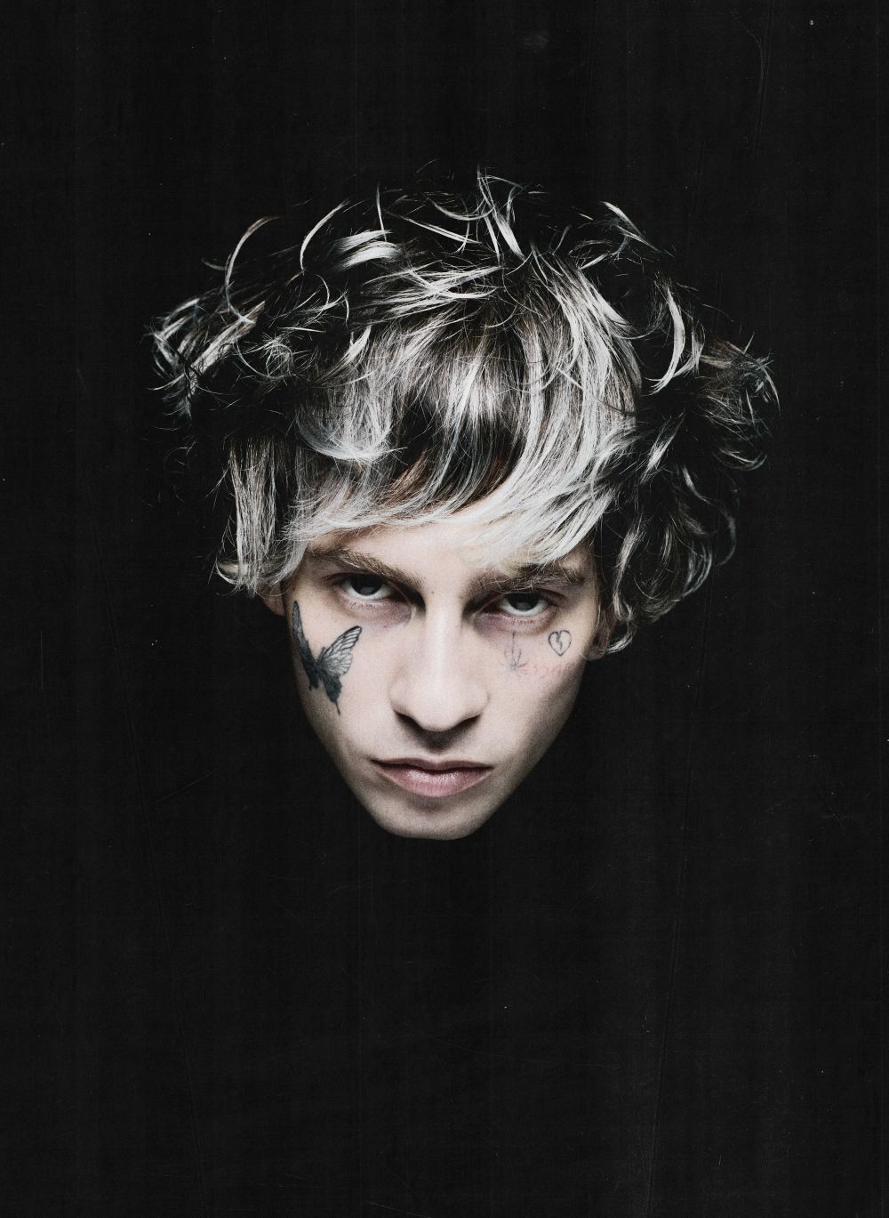 CHIELLO è pronto a tornare sul palco con “Chiello Club Tour 2026”, sei date ad alta intensità! 