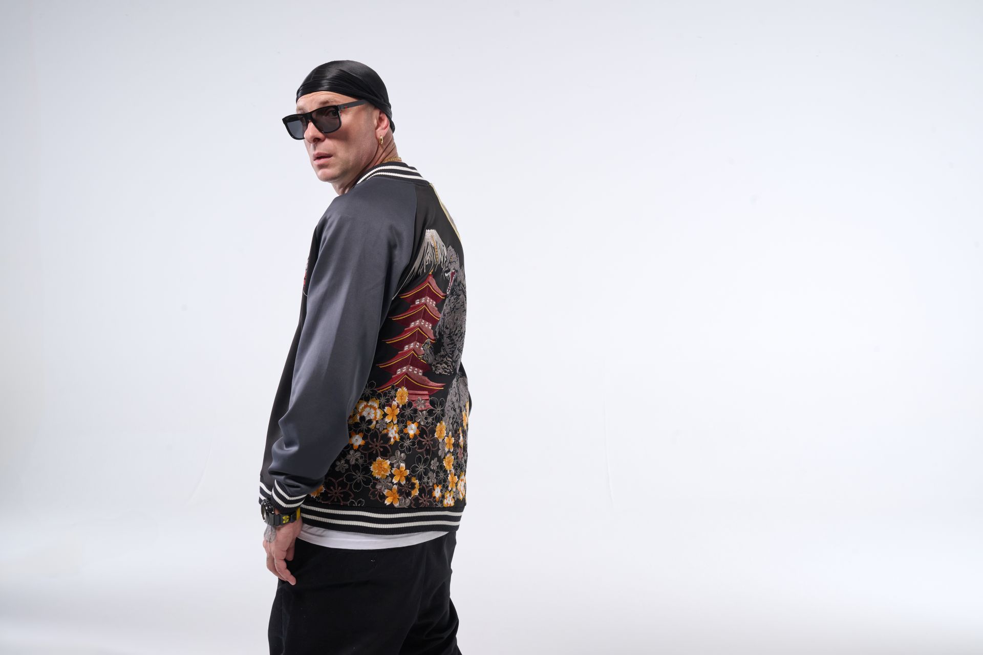 CLEMENTINO: annunciati gli ospiti del “CLEMENTINO LIVE TOUR 2025”, un viaggio tra rap, cantautorato e spettacolo in due date evento esclusive a Milano il 20 novembre e a Napoli il 28 dicembre