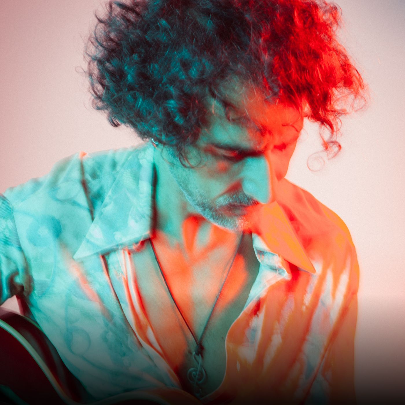 Andrea D’Accico torna con “Intenzioni”: un nuovo inizio tra introspezione e maturità sonora